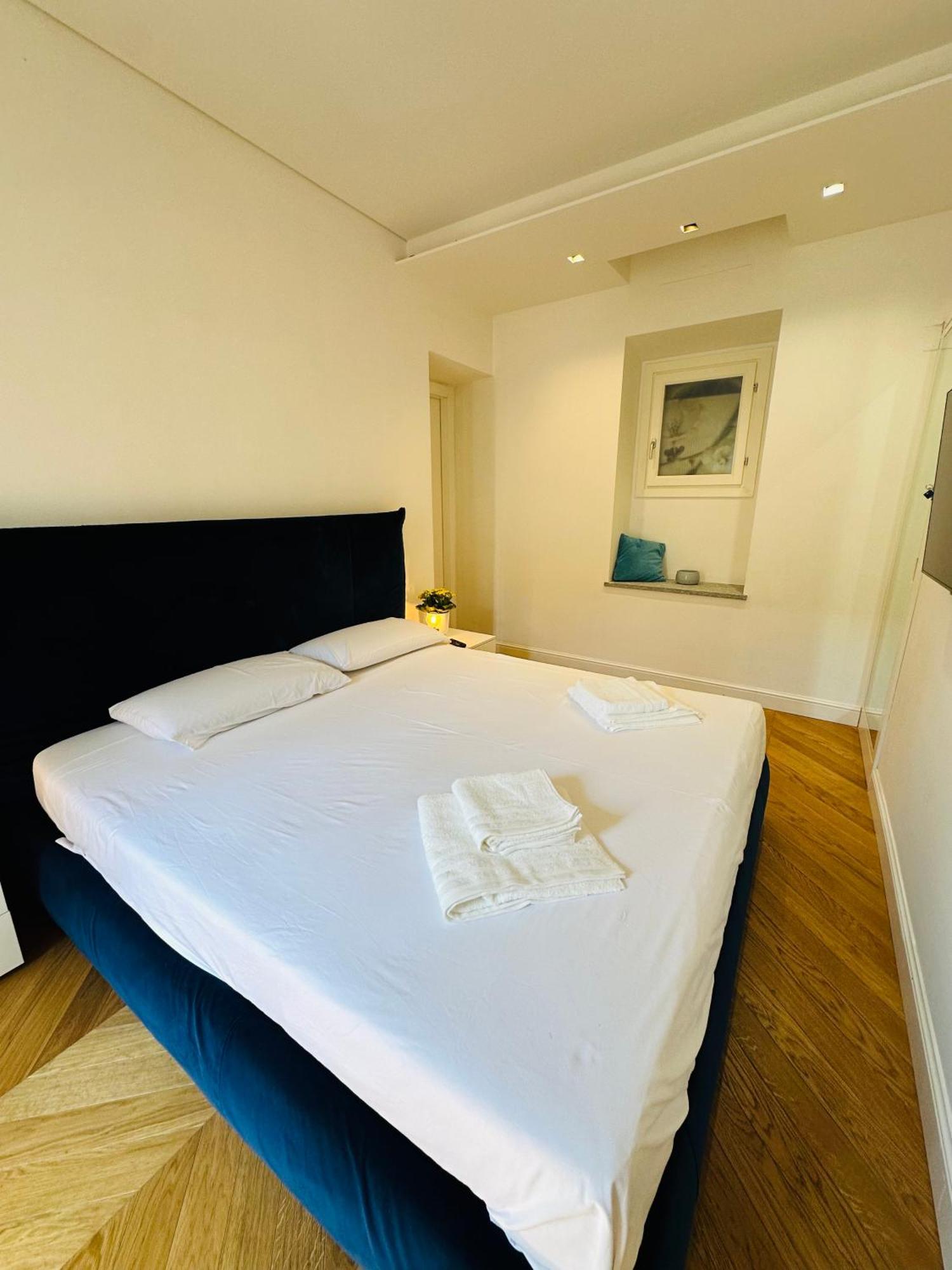 Home Suite Home Apartment *