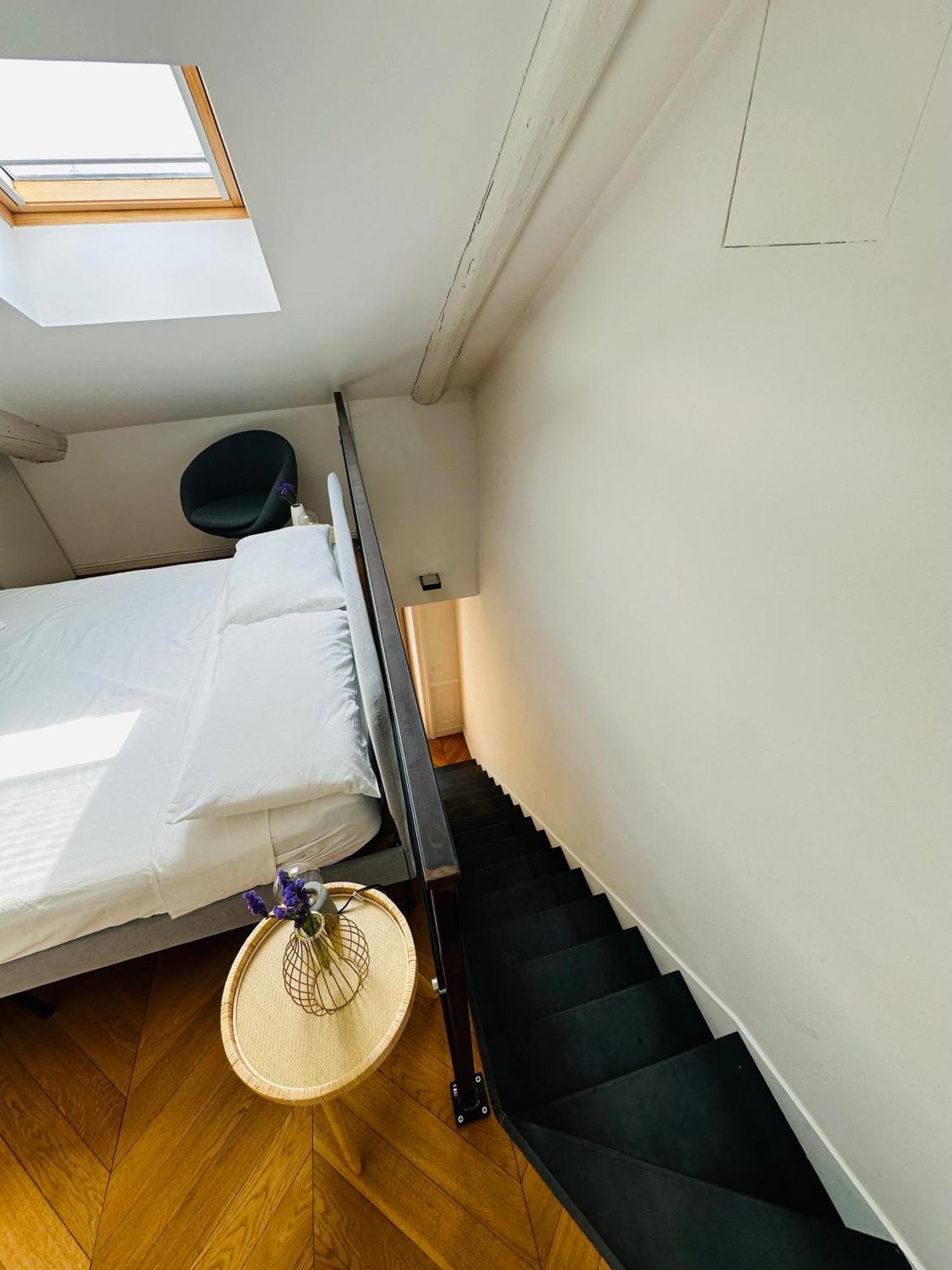 Home Suite Home Apartment *